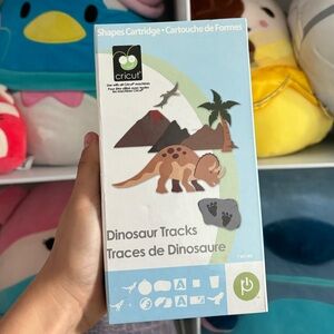 Cricut “Dinosaur Tracks” 🦖🦕
